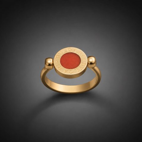 Bague Bulgari pivotante corail et onyx