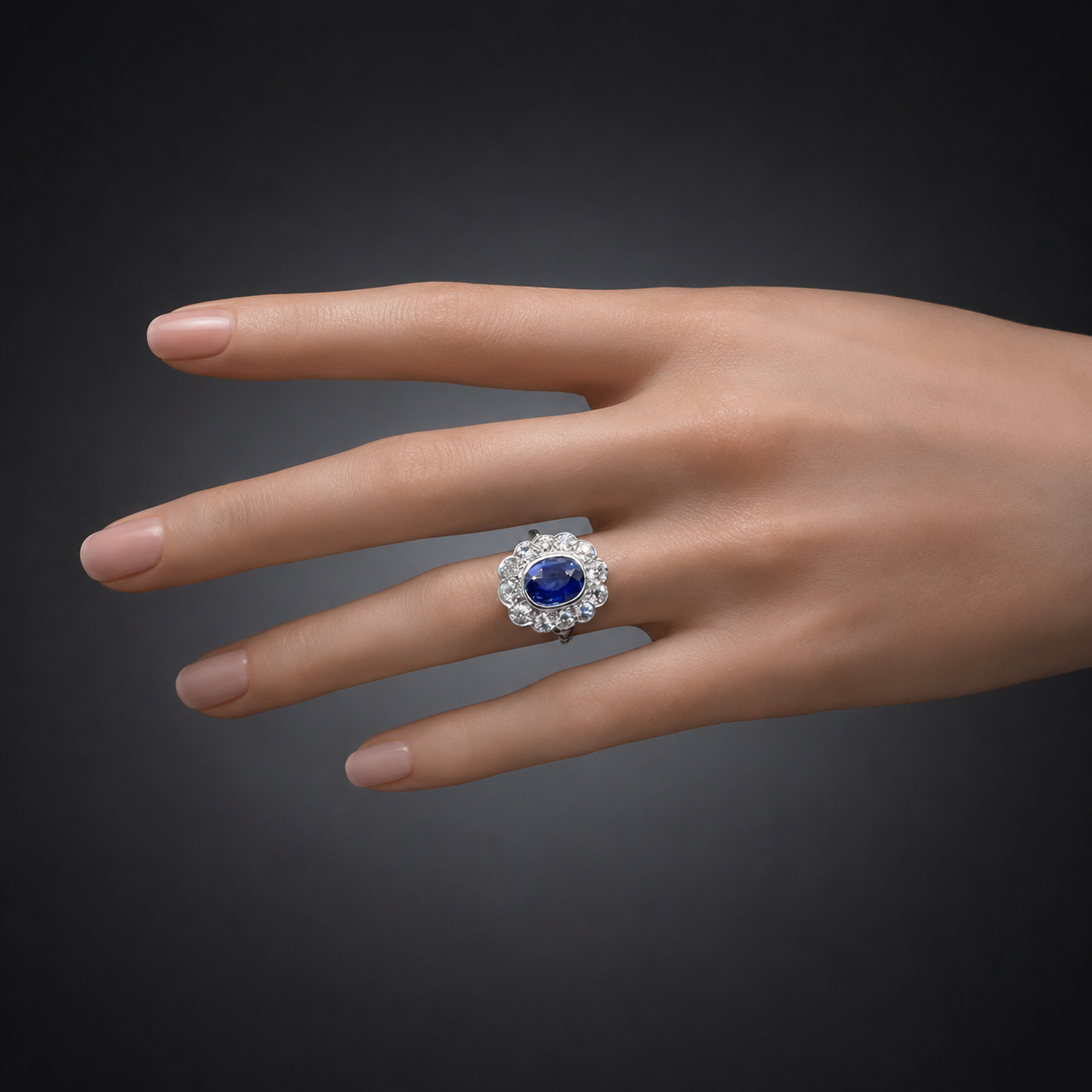 Bague Art Déco saphir non chauffé (certificat LFG) et diamants. Travail français vers 1930.-3
