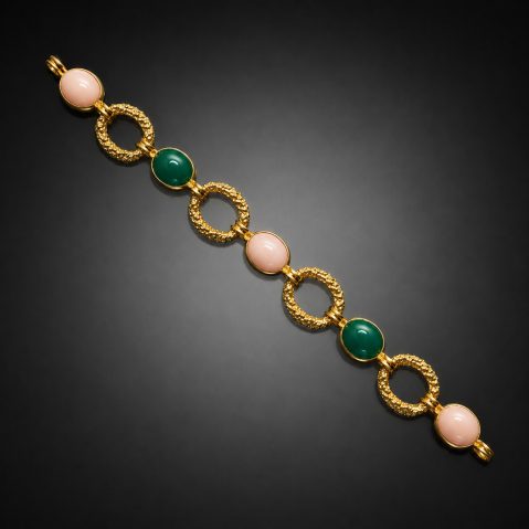 Bracelet Van Cleef & Arpels « Delphes » corail peau d’ange et chrysoprase vers 1970